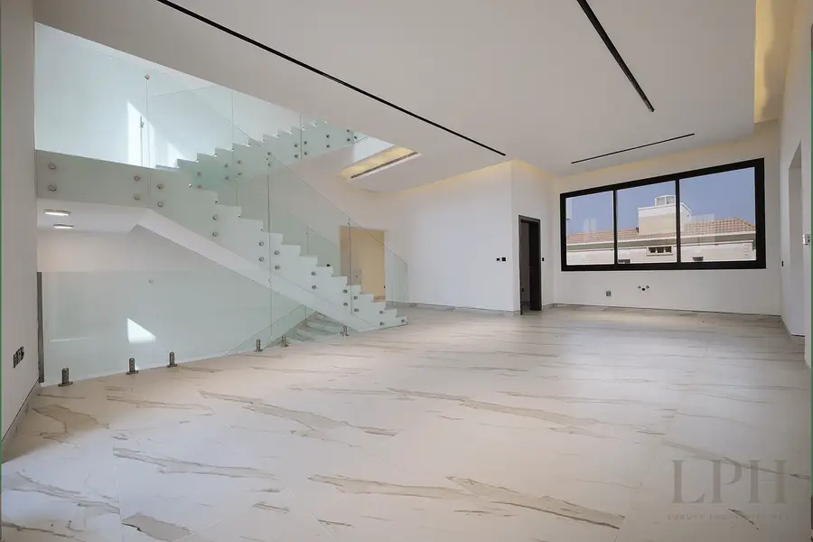 Spacious 6 Bed | Prime Location | Vacant