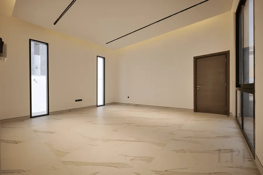 Spacious 6 Bed | Prime Location | Vacant
