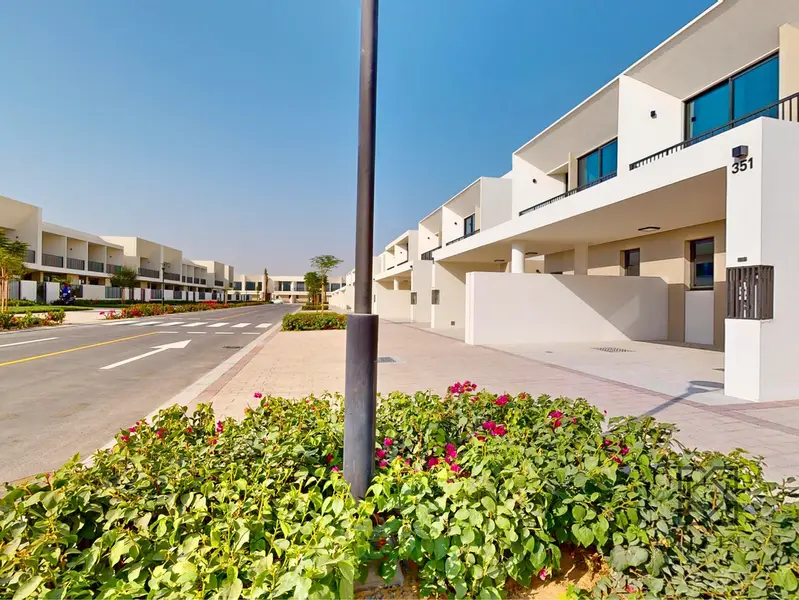Single Row | Unfurnished | Prime Spot