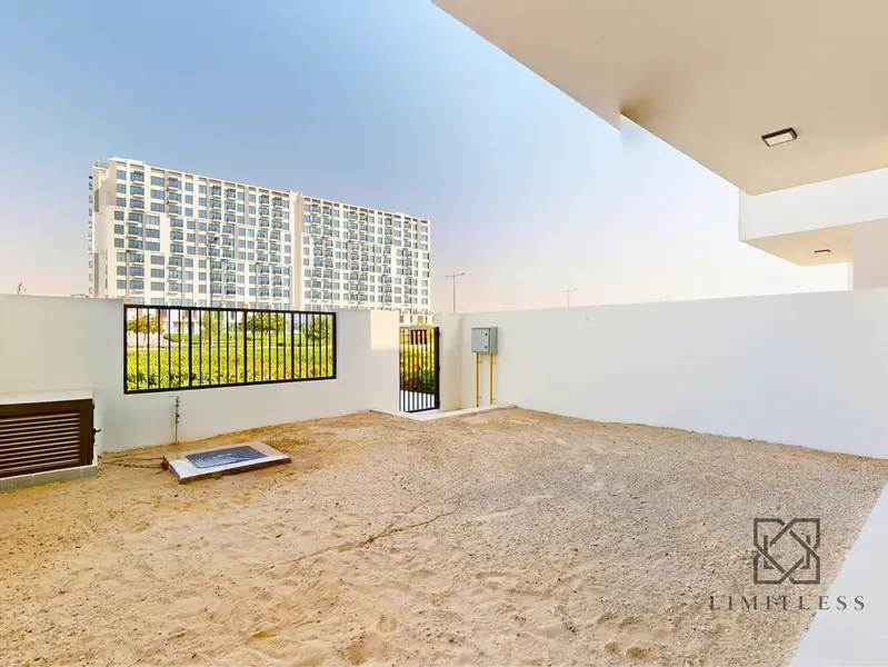 Single Row | Unfurnished | Prime Spot
