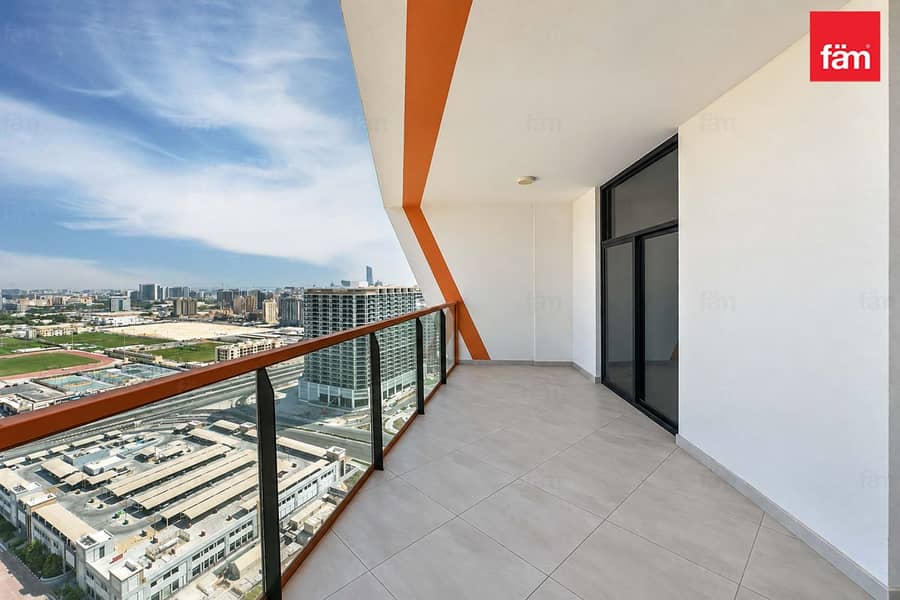 Balcony | Pool | Near To Metro | Vacant Now
