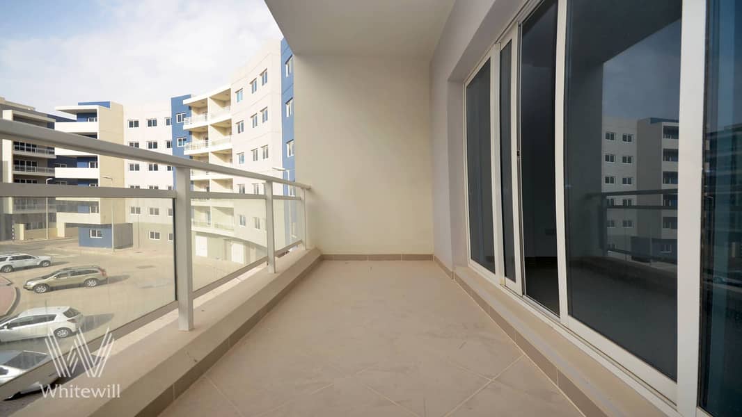 2 04_balcony. jpg