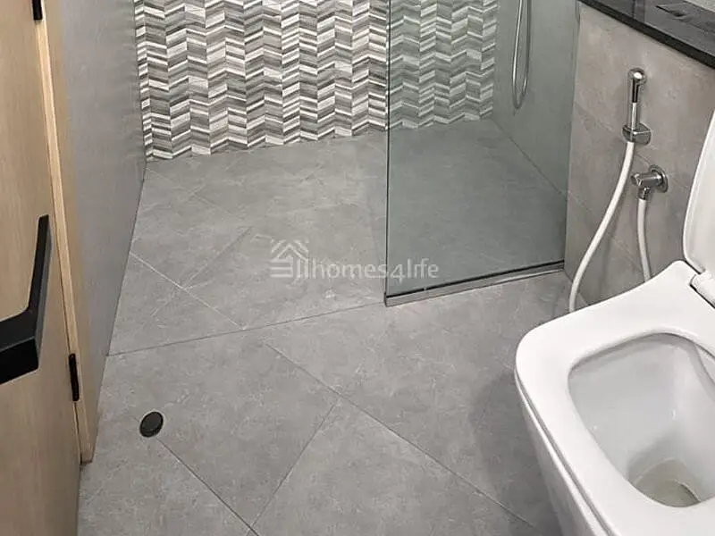 Mid Floor | Open View | Spacious | Vacant