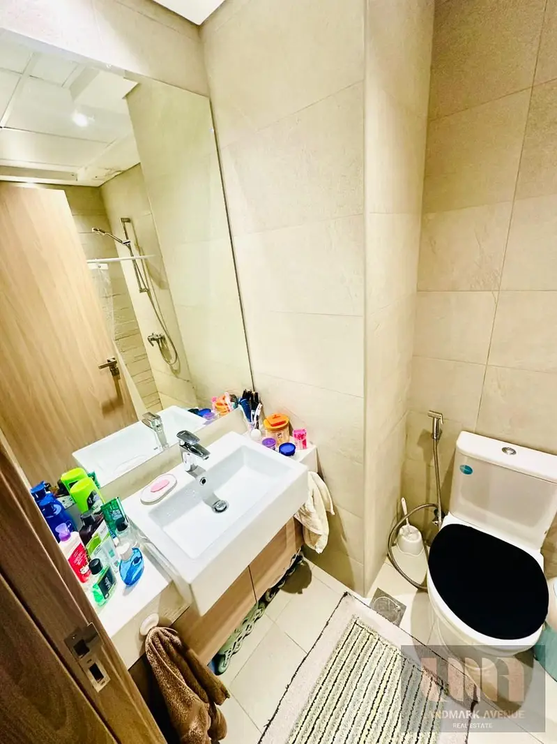 Vacant-12 chqs optionable-high floor-direct rent not from developer