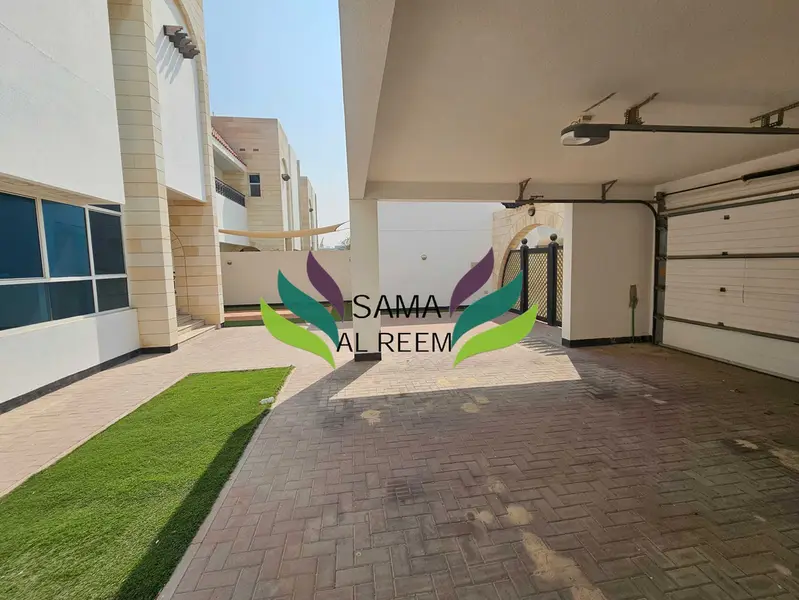 Spacious 5Bed+Maid Villa With Small Garden In Umm Suqeim 1