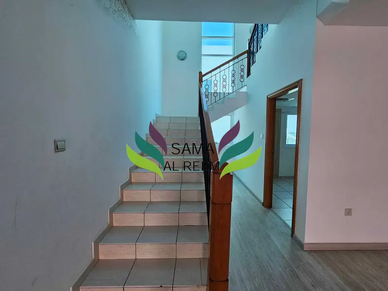 Spacious 5Bed+Maid Villa With Small Garden In Umm Suqeim 1