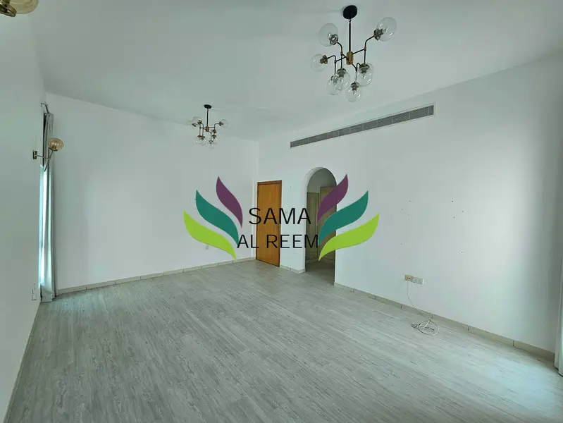 Spacious 5Bed+Maid Villa With Small Garden In Umm Suqeim 1