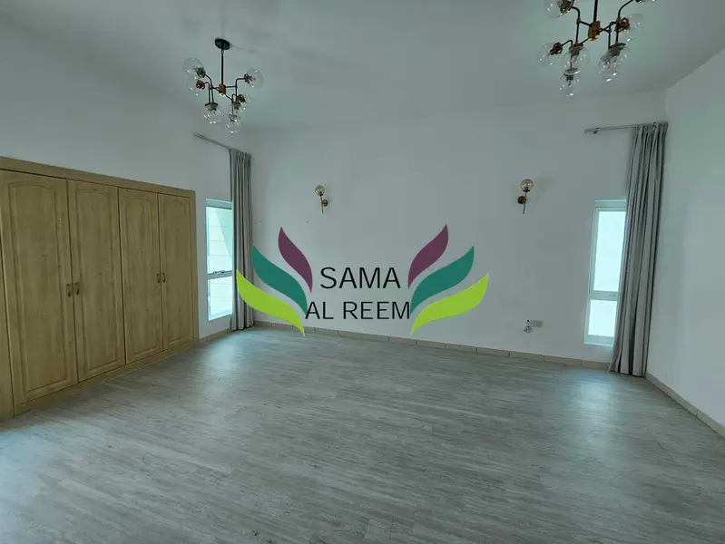 Spacious 5Bed+Maid Villa With Small Garden In Umm Suqeim 1