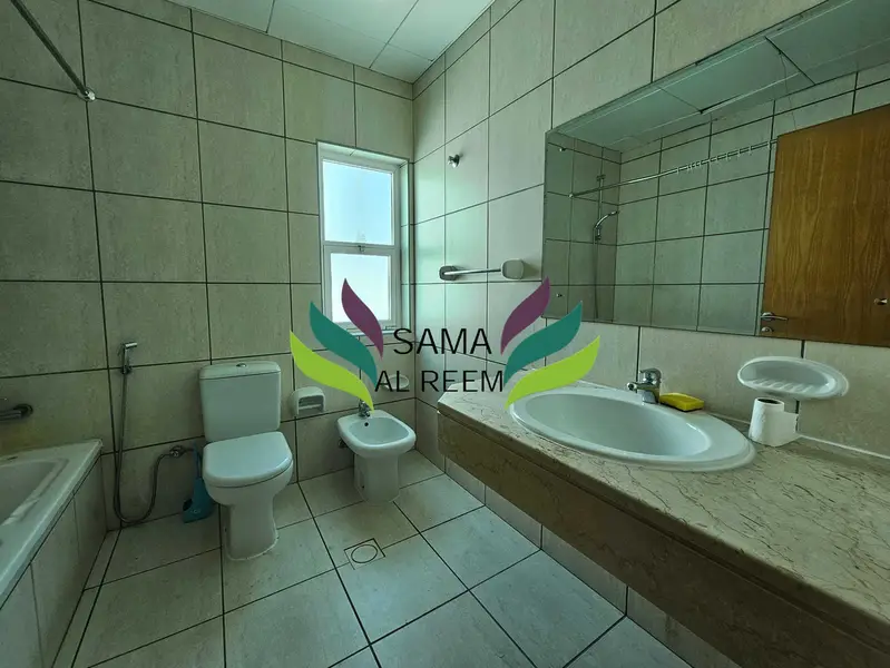 Spacious 5Bed+Maid Villa With Small Garden In Umm Suqeim 1