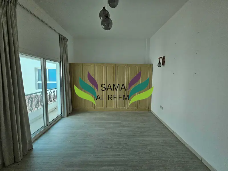 Spacious 5Bed+Maid Villa With Small Garden In Umm Suqeim 1