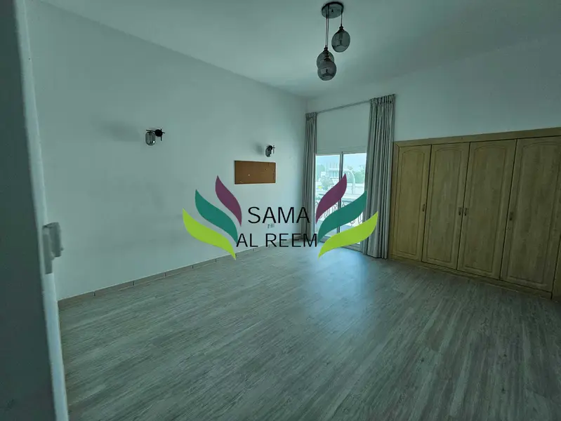 Spacious 5Bed+Maid Villa With Small Garden In Umm Suqeim 1