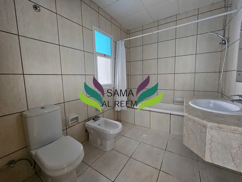 Spacious 5Bed+Maid Villa With Small Garden In Umm Suqeim 1