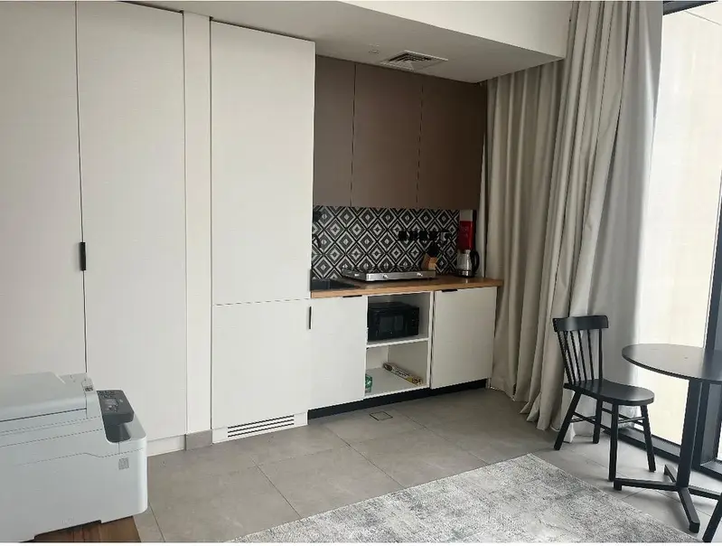 12 cheques | Corner Unit l Big Layout