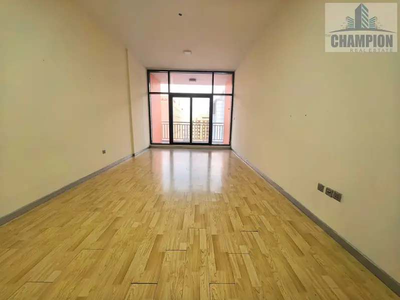 Spacious Studio for rent // Huge Sizes all amenities