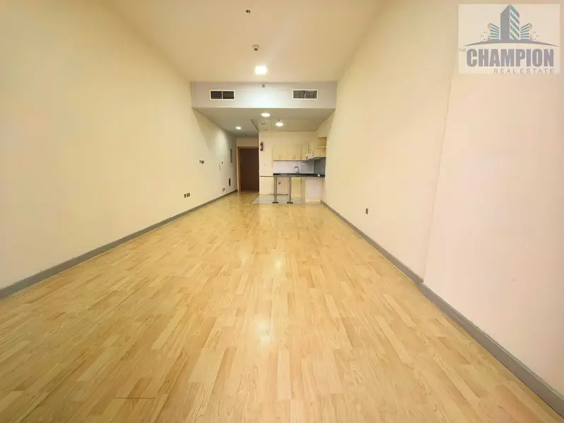 Spacious Studio for rent // Huge Sizes all amenities
