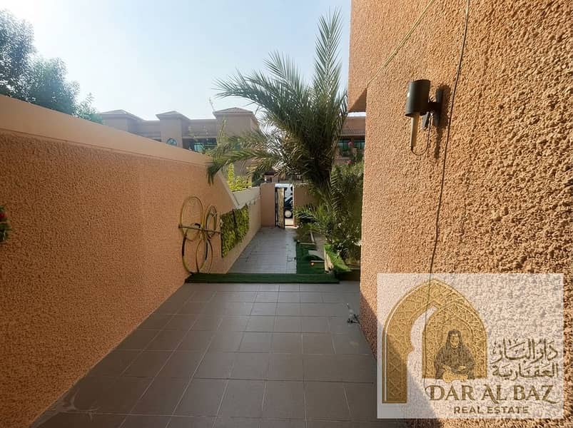 15 Enhancing_real_estate_listing_ph…_20260926003304. jpg