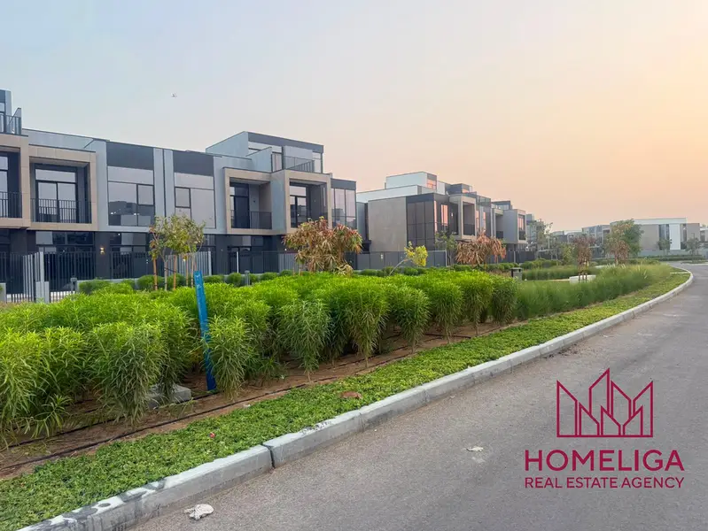 Corner | Brand New | Huge Plot