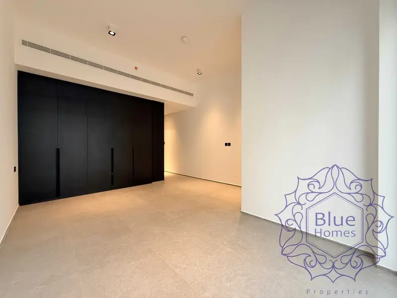 Huge Size | New Building | DM now
