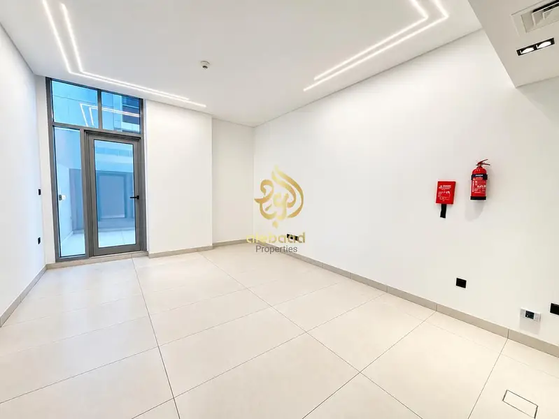Terrace studio apartment available now with all amenties nearby metro