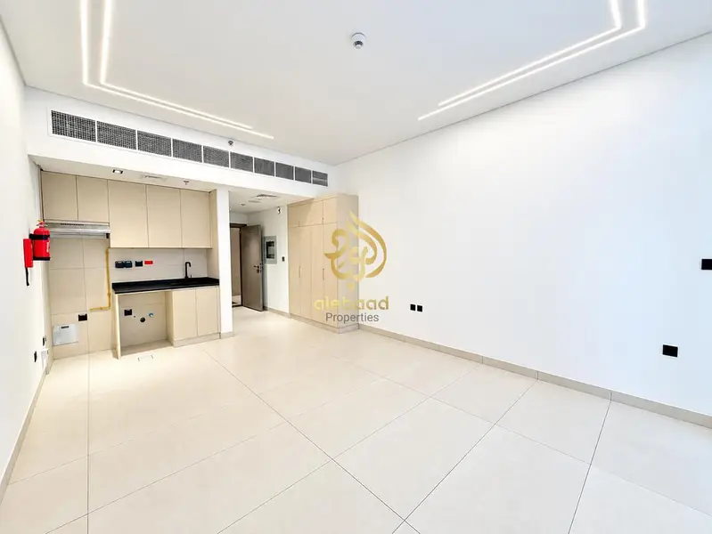 Terrace studio apartment available now with all amenties nearby metro