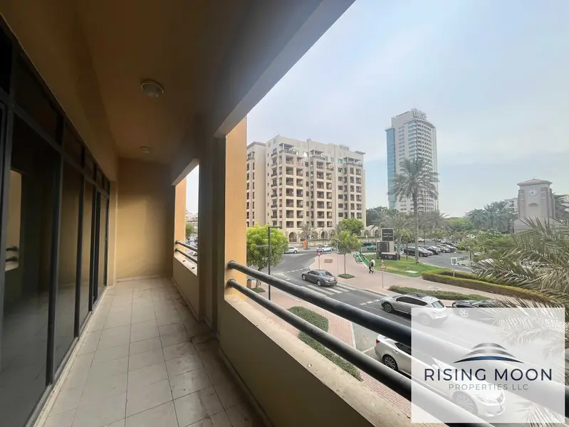 UPGRADED 3BR LAUNDRY FOR RENT IN GREENS