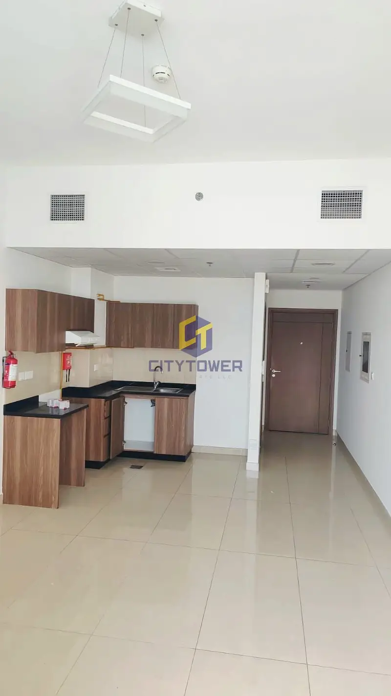 Bright Studio | Desert & City Views | Balcony Access