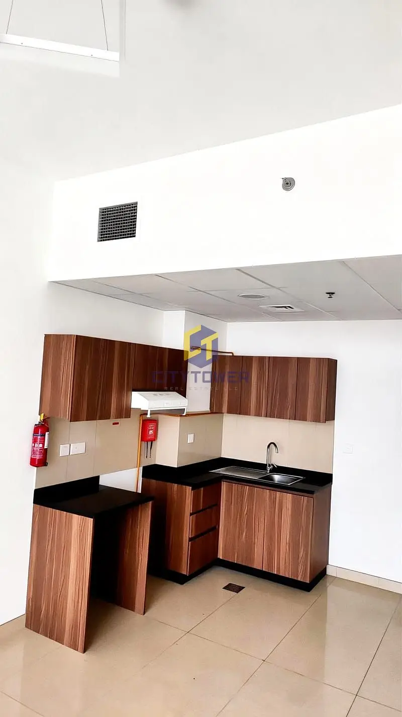 Bright Studio | Desert & City Views | Balcony Access