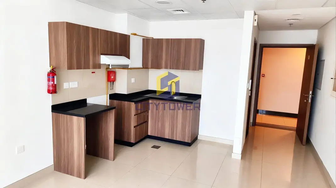 Bright Studio | Desert & City Views | Balcony Access