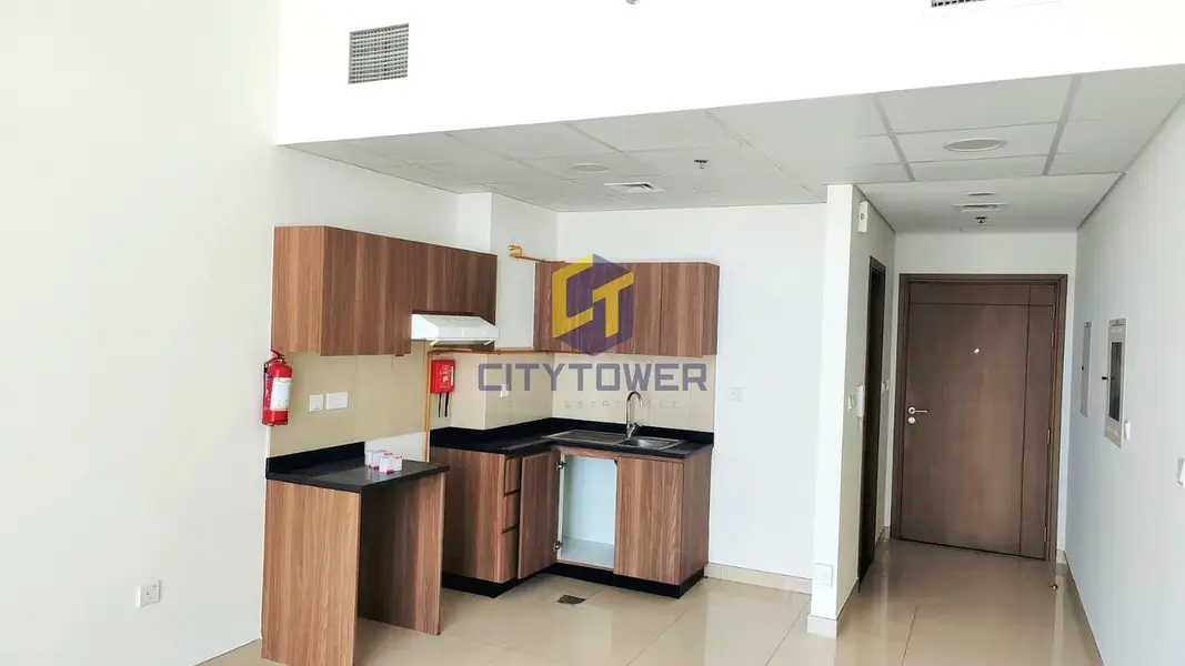 Bright Studio | Desert & City Views | Balcony Access