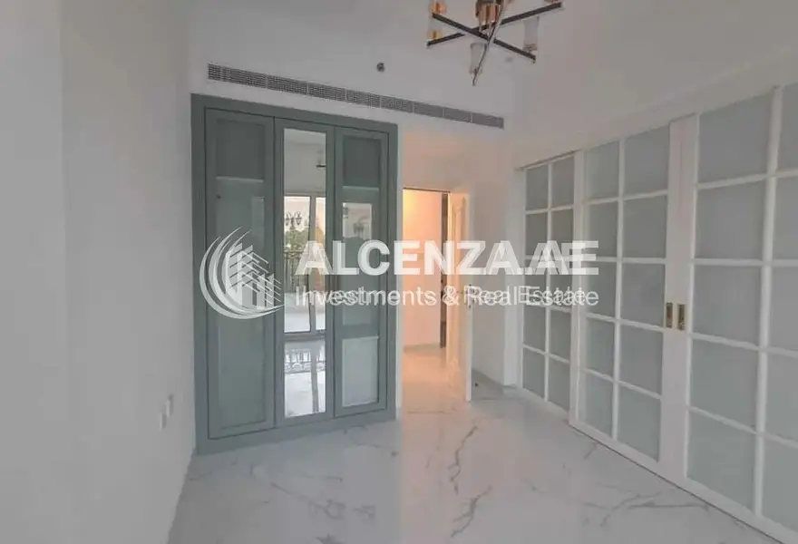 LUXURY WELLNESS | UNFURNISHED | COMMUNITY VIEW