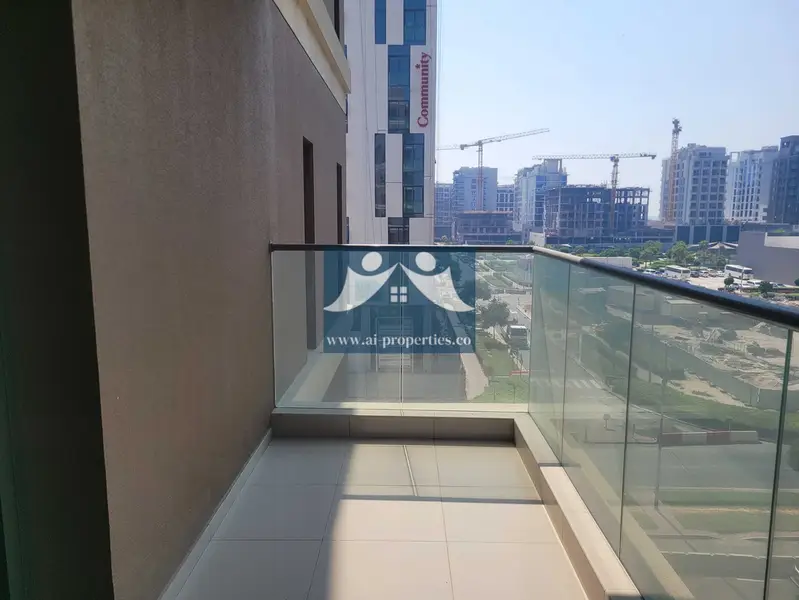 Big Corner 3BR | Multiple Balconies | City Views | Natural Light