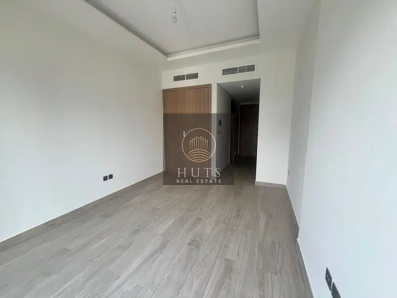 UNFURNISHED 1BHK | BRIGHT & AIRY | IMMACULATE