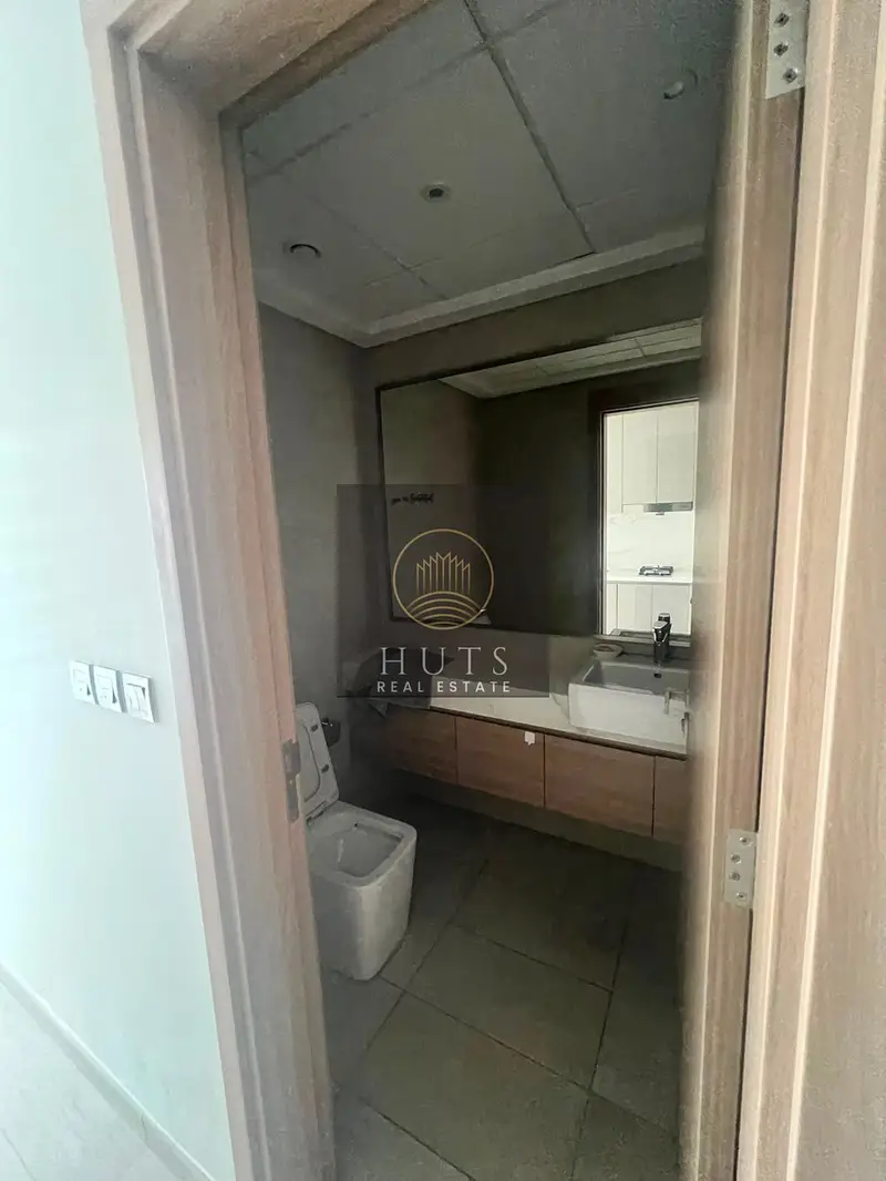 UNFURNISHED 1BHK | BRIGHT & AIRY | IMMACULATE