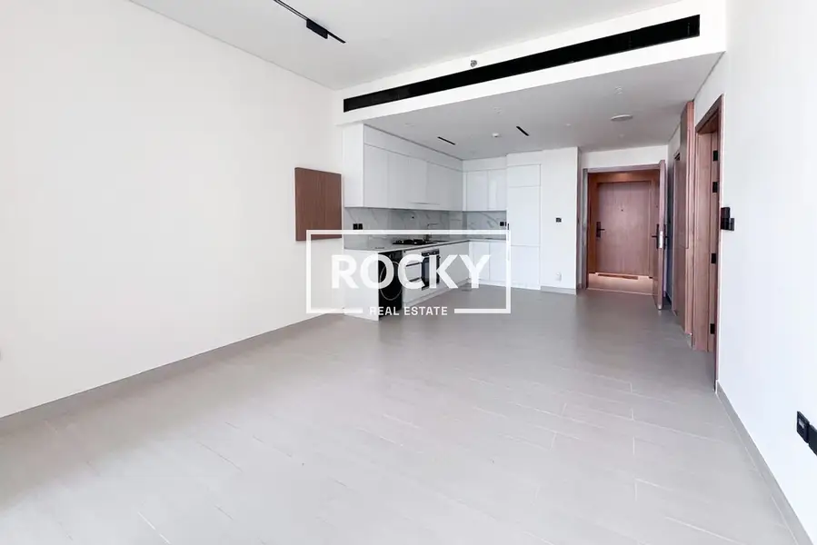 Modern Layout | Community Living | Well Connected