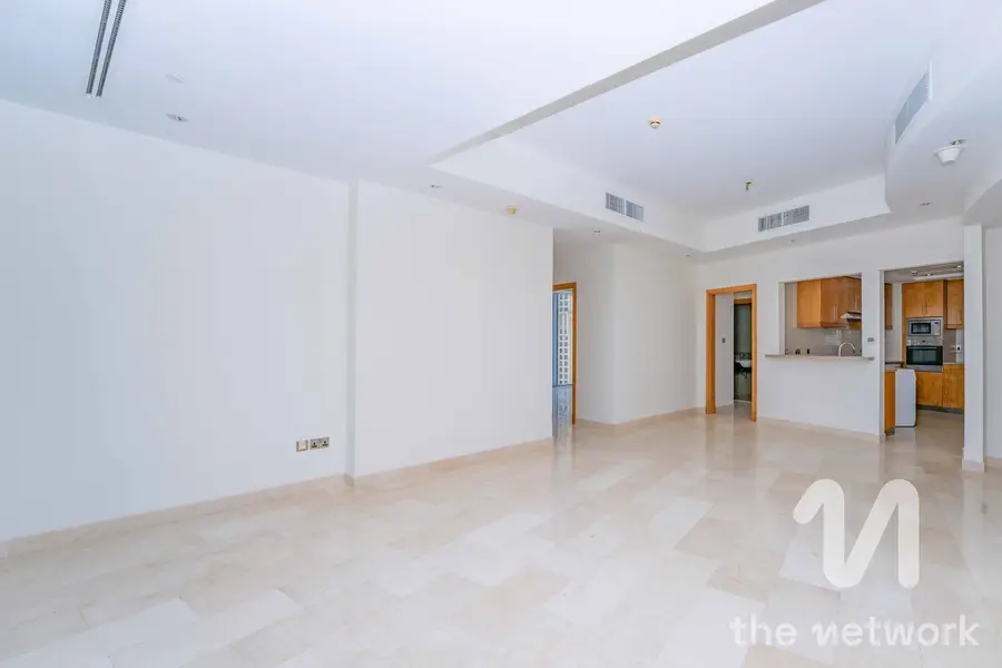 Spacious 3 Bedroom | Prime Location | Large Layout