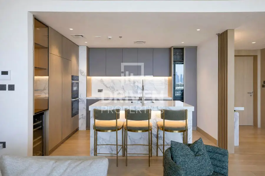 Tenanted | Luxury Furnished Apt | Spacious