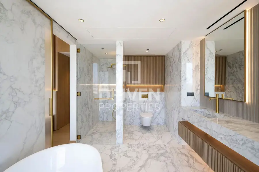 Tenanted | Luxury Furnished Apt | Spacious