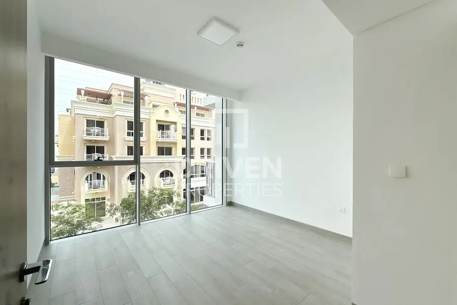 Spacious Layout | Investors Deal | Vacant