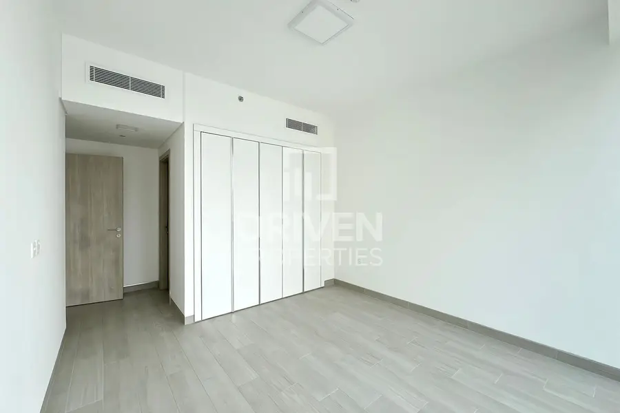 Spacious Layout | Investors Deal | Vacant
