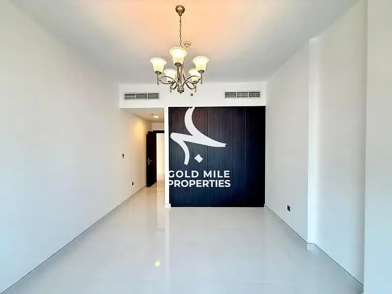 15 days Free - Premium & Spacious - 1+Store - Close to Metro - Executive Family Building