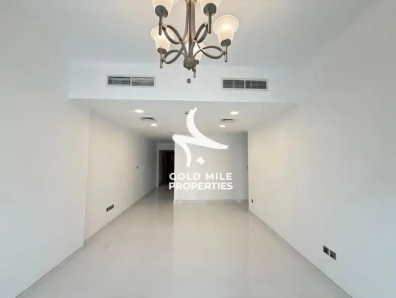 15 days Free - Premium & Spacious - 1+Store - Close to Metro - Executive Family Building