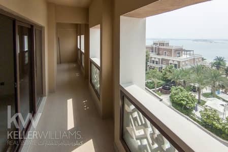 2 Bedroom Apartment for Rent in Palm Jumeirah, Dubai - Spacious 2-Bedroom Apartment with Palm and Sea Views | Gated Beach Resort community
