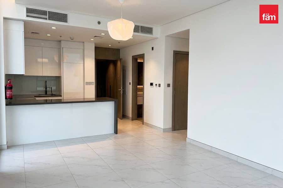 Spacious | Vacant | Bright Unit | Corner Unit Spacious | Vacant | Bright Unit | Corner Unit