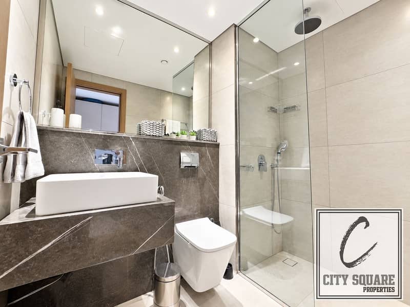 7 resize_Modern Spa-Like Bathroom Interior. jpg