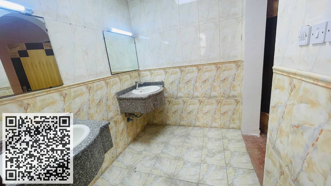 7 fc5d71cd-403d-4a34-ba8f-ca9b415fab2c. jpg