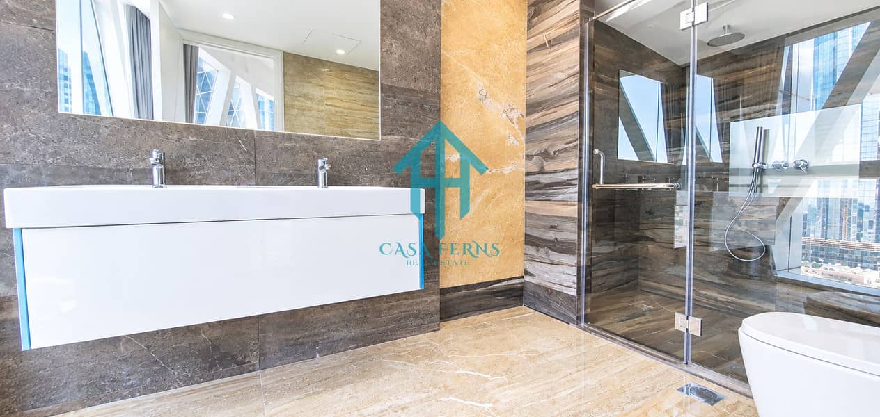 10 Luxury Marble Bathroom with City Views (1). png