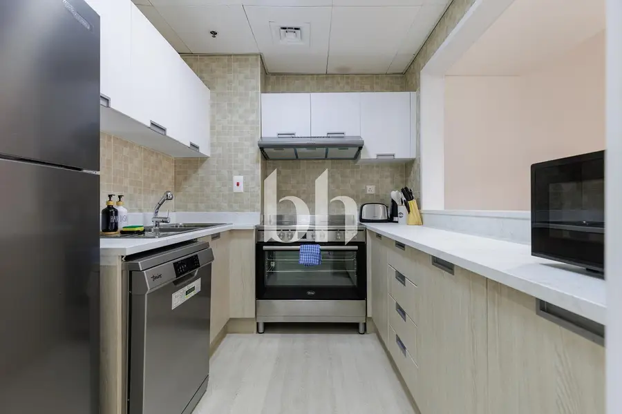 2 BR | High Floor | Upgraded | Furnished | Vacant