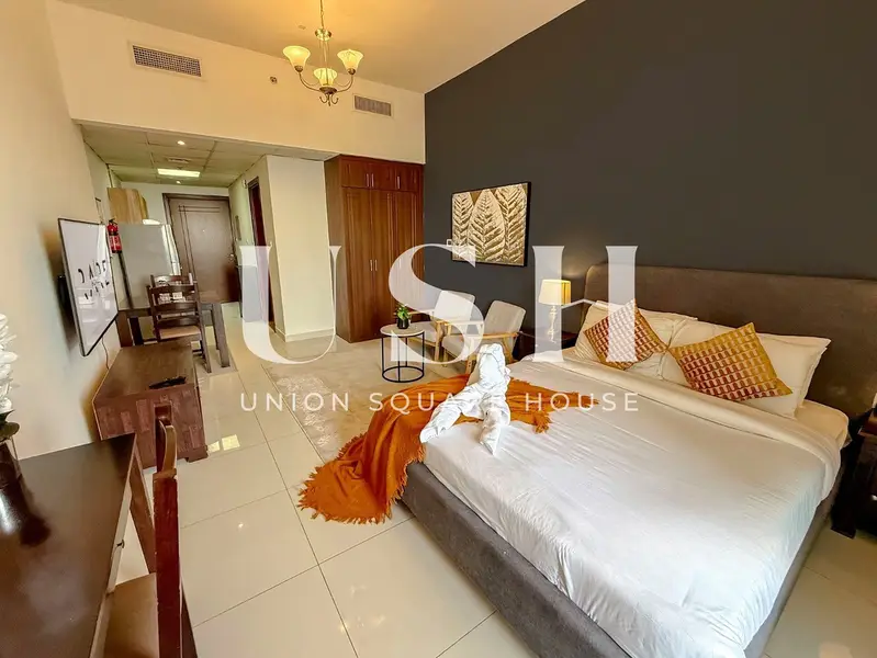 Upgraded Furnished Studio | Full Golf View |Modern