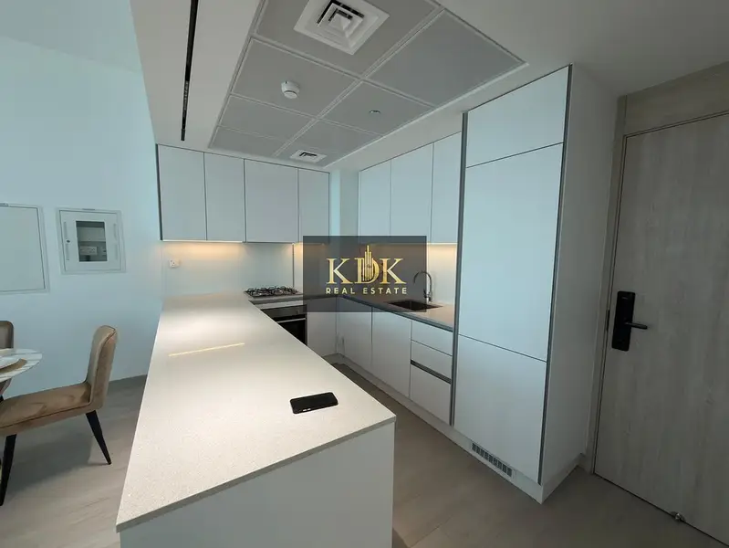 High-Floor 1BR | Furnished | Balcony | Downtown City View