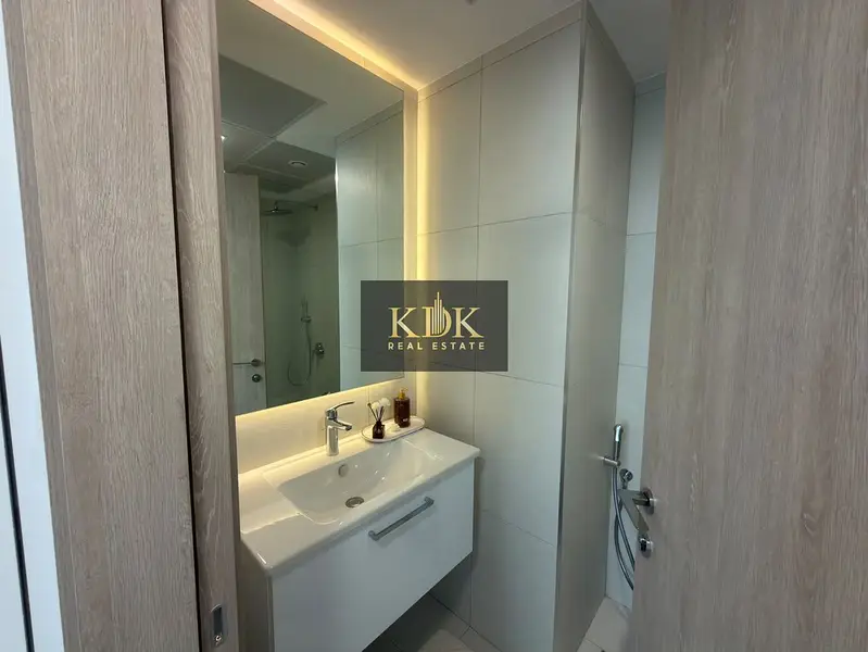 High-Floor 1BR | Furnished | Balcony | Downtown City View